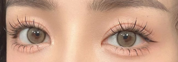 DeQi lancerer fine, bløde og behagelige øjenvipper for forbedret naturlig øjenmakeup